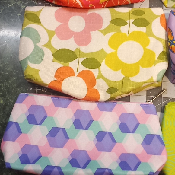 Clinique Assorted Cosmetic Bags 🛍 Lot 6 - Picture 2 of 8